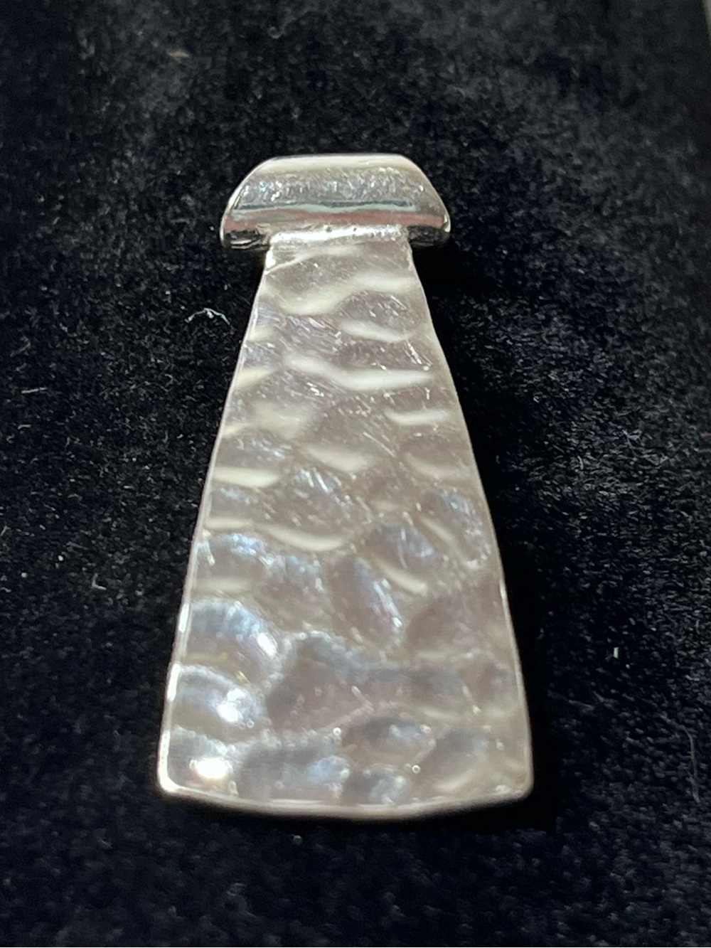 Silpada Sterling Silver Hammered Curved Tie Necklace Pendant
N1592
